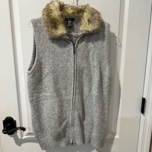 Eddie Bauer Lg gray Zip Up Knit Wool Blend Sweater Vest with Faux Fur Collar